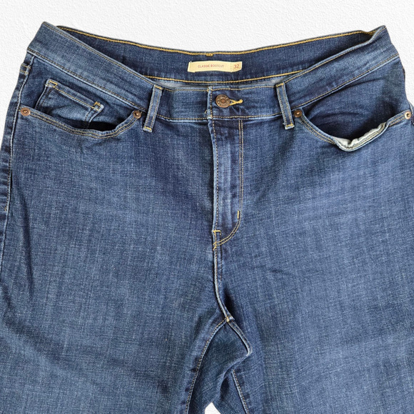 Levi's Medium Wash Classic Mid Rise Stretch Flare Classic Bootcut Jeans Size 32 - Picture 3 of 8